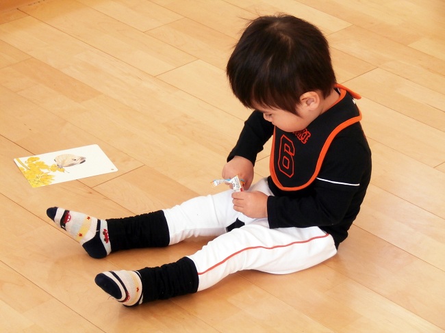 ベビーパンツ 小さいサイズの少年野球練習用ユニフォームとユニフォーム調のベビー服にオリジナルプリント・刺繍します。